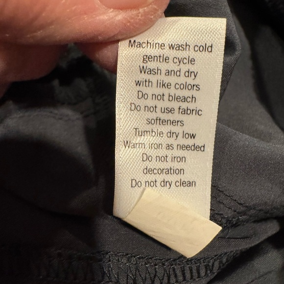 Athleta lightweight activewear capri / crop pants. Sz 6 - Picture 10 of 10